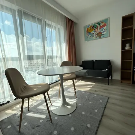 Elegant With Views - Prime Location - 02 Апартаменти *