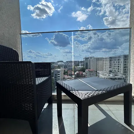 Апартаменти Elegant With Views - Prime Location - 02 *
