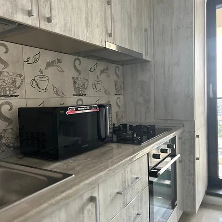 Elegant With Views - Prime Location - 02