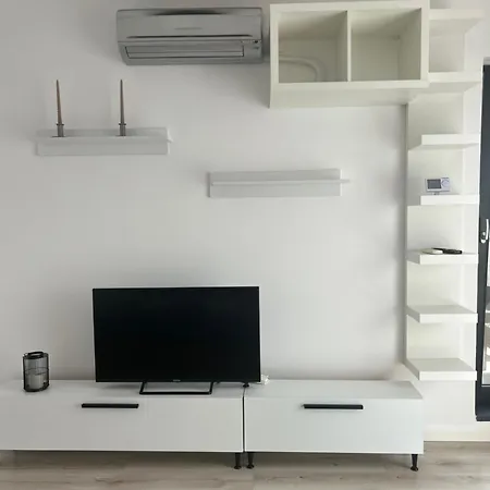 Elegant With Views - Prime Location - 02