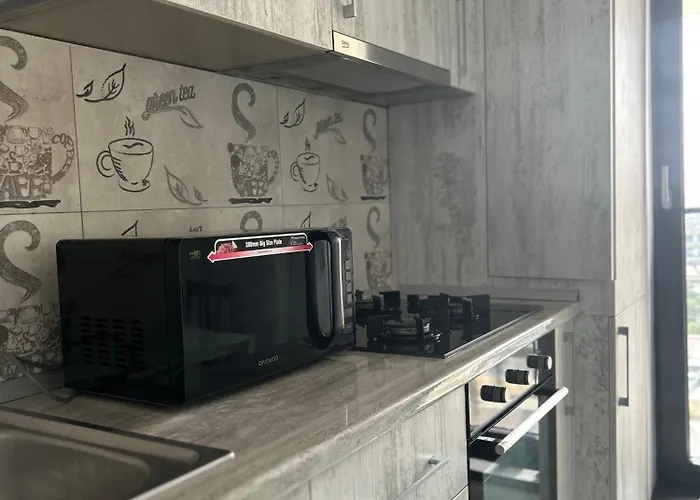 Elegant With Views - Prime Location - 02