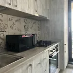 Elegant With Views - Prime Location - 02