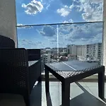 Daire Elegant With Views - Prime Location - 02 *